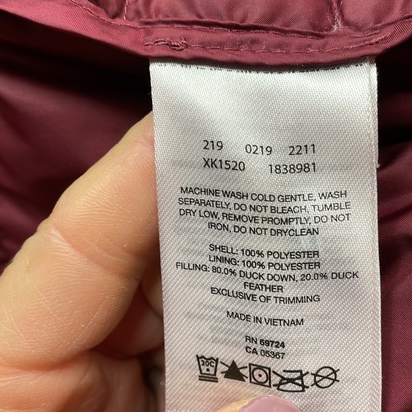 Columbia 650 down vest - woman’s small - Picture 12 of 12